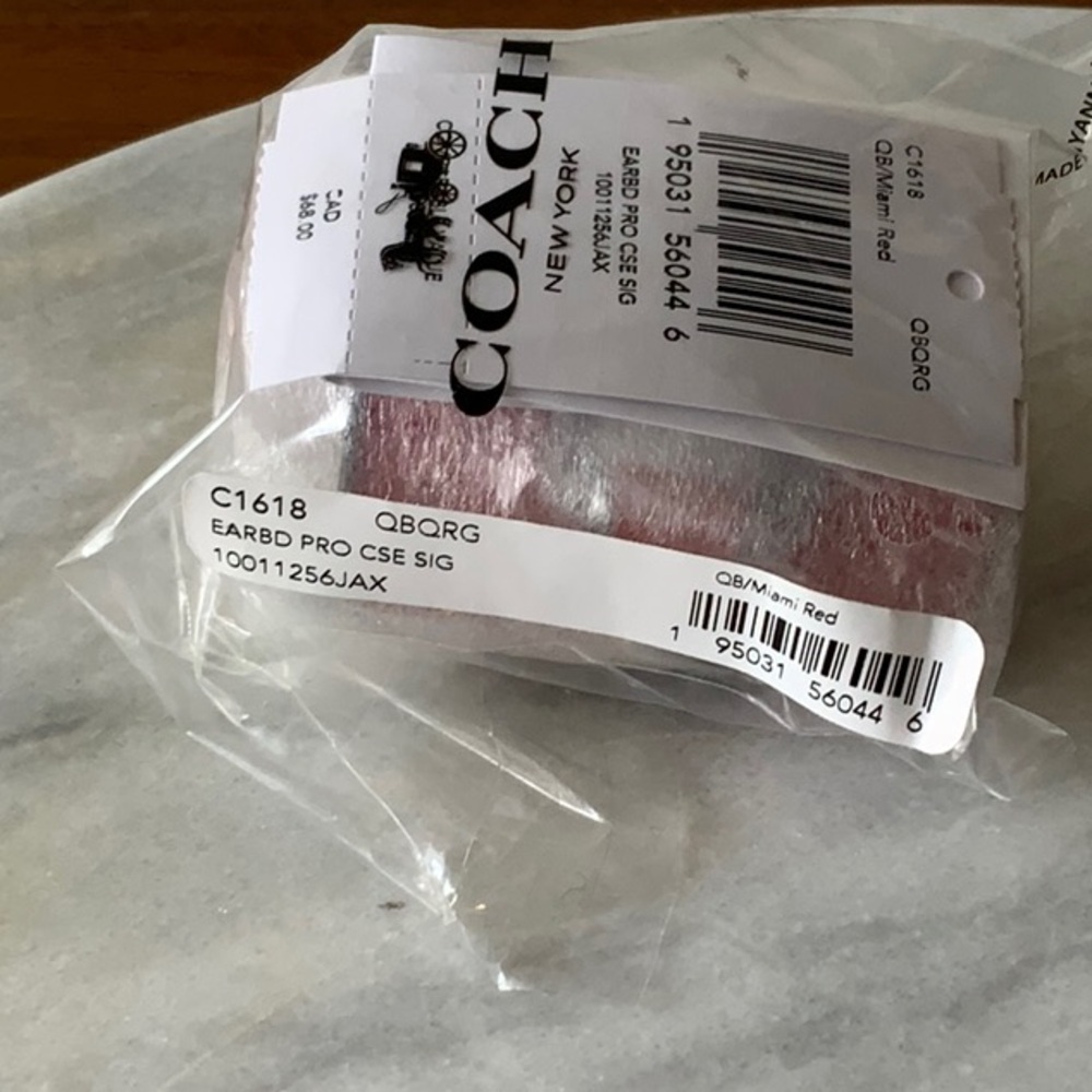 Coach Red AirPod case - Picture 7 of 7